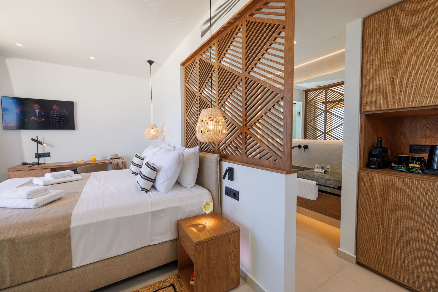 Deos Luxury Suites - Adults Only