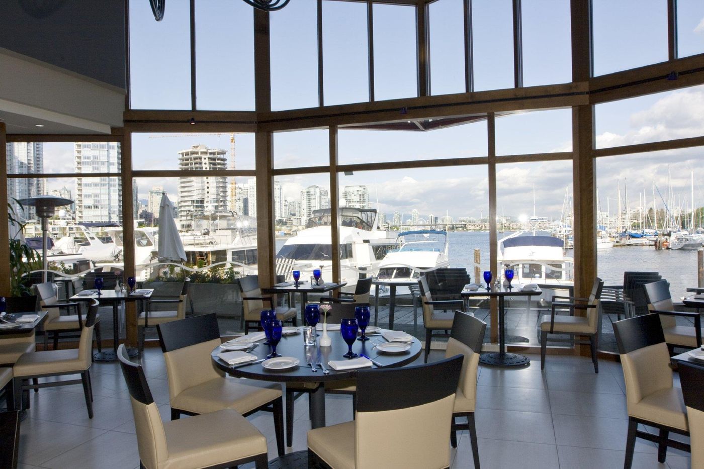 Granville-Island-Hotel-Restaurant-27