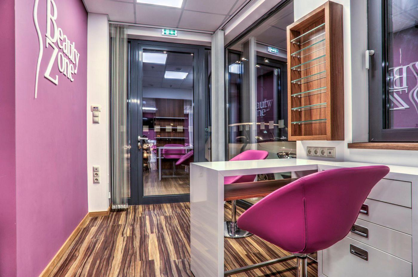 Holiday-Inn-Plovdiv-Lobby-19