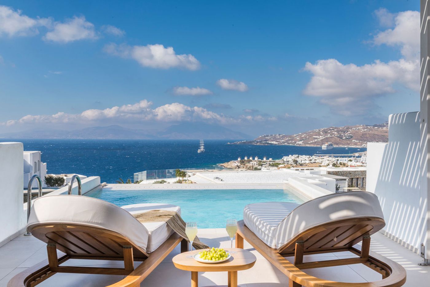 Myconian Naia Luxury Suites