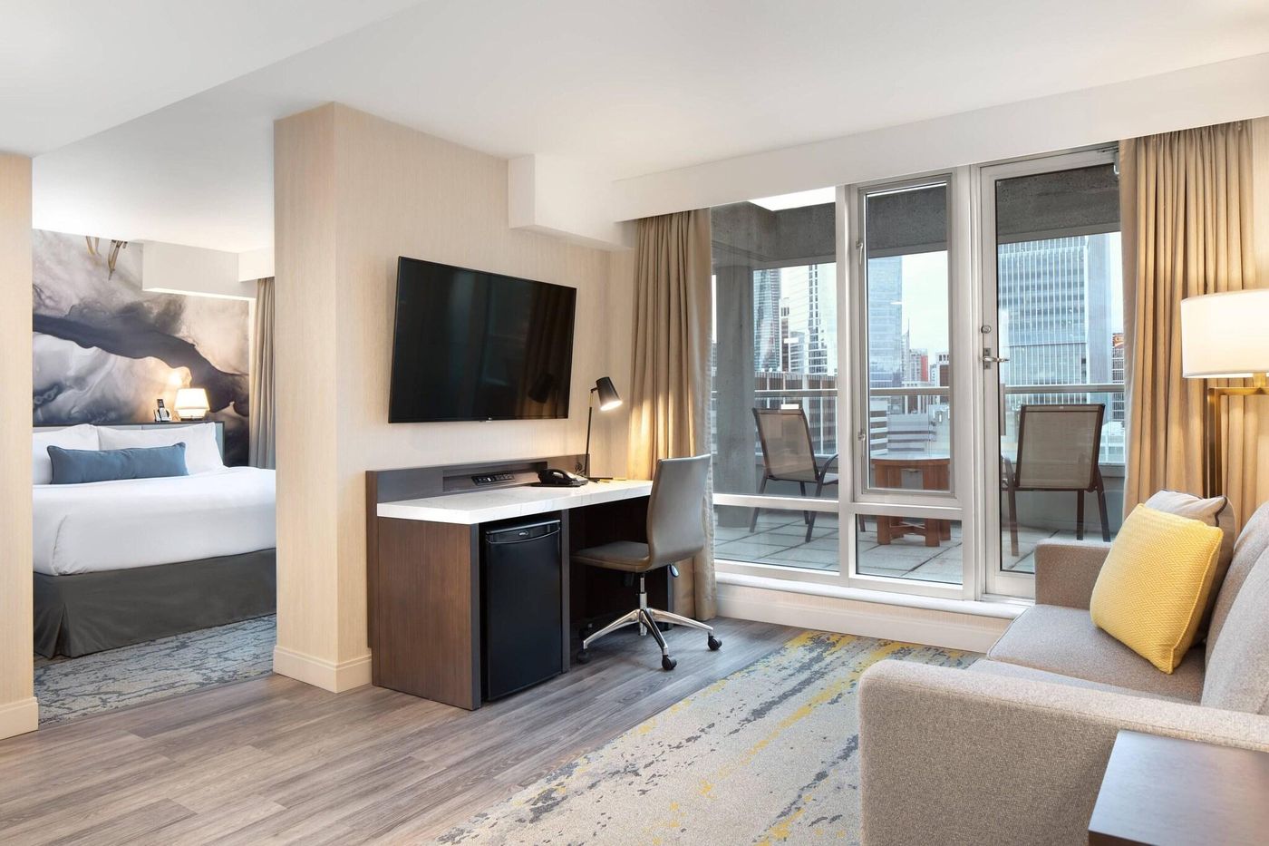 Delta-Hotels-By-Marriott-Vancouver-Downtown-Suites-Room-21