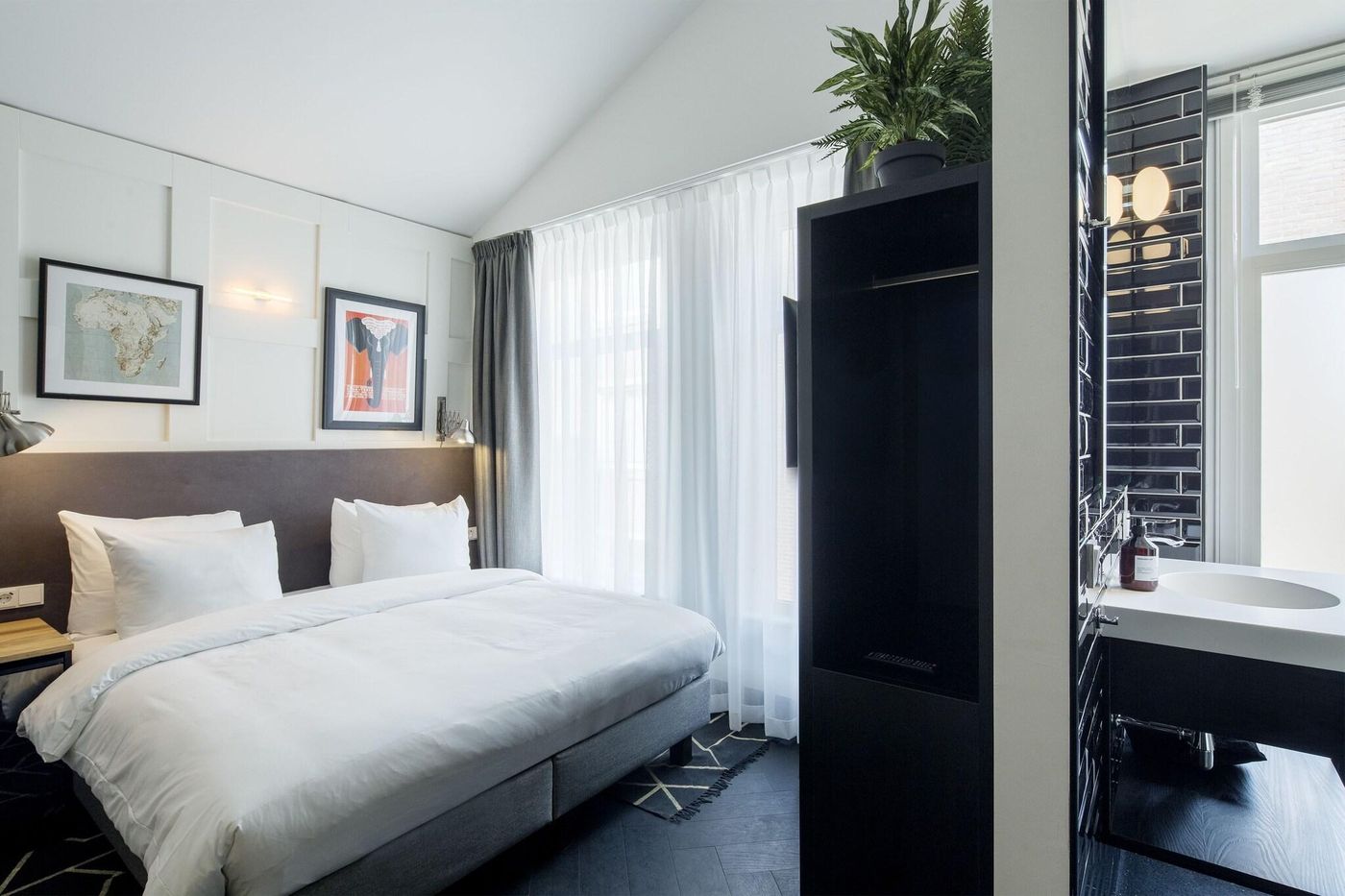 The-Highland-House-Room-17