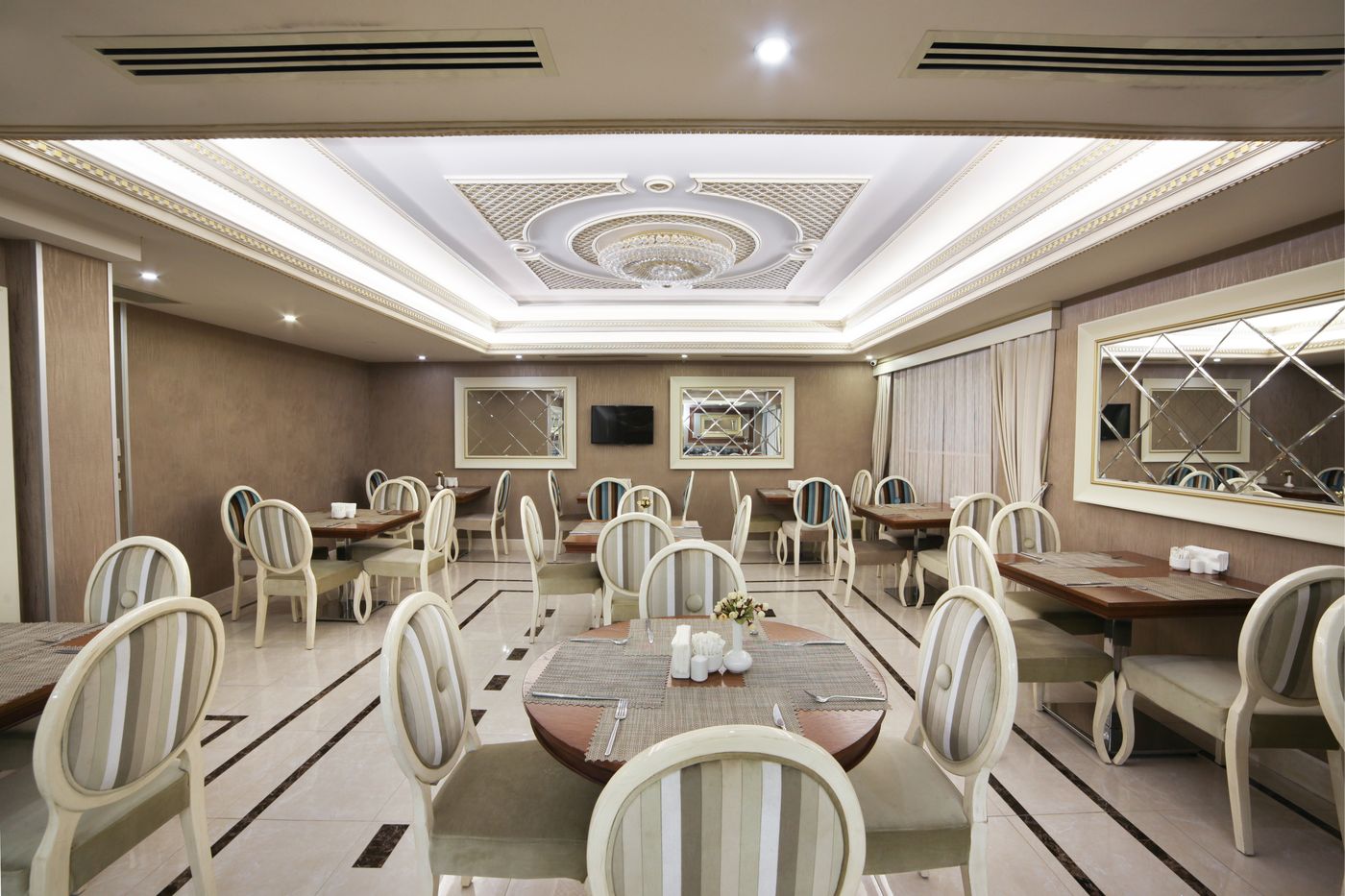 Halifaks-Hotel-Conferences-32