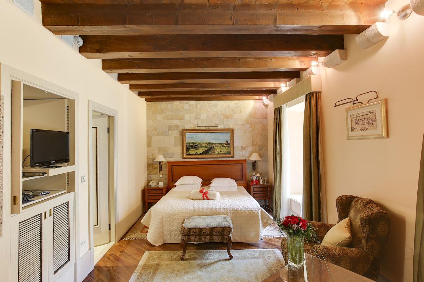 The-Pucic-Palace-Room-12