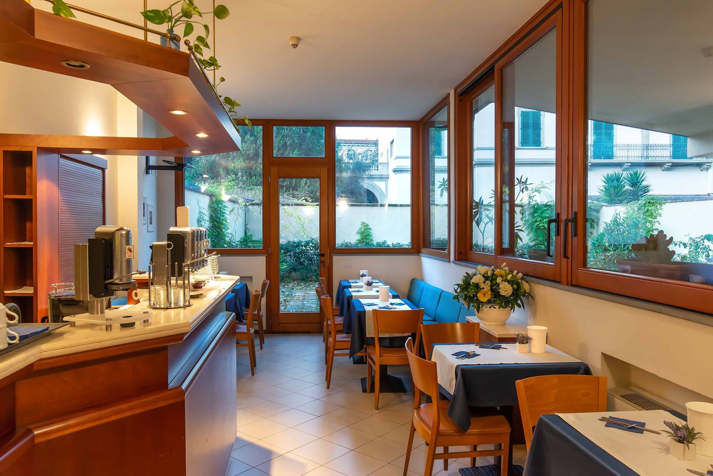 Hotel-Bonifacio-Restaurant-1