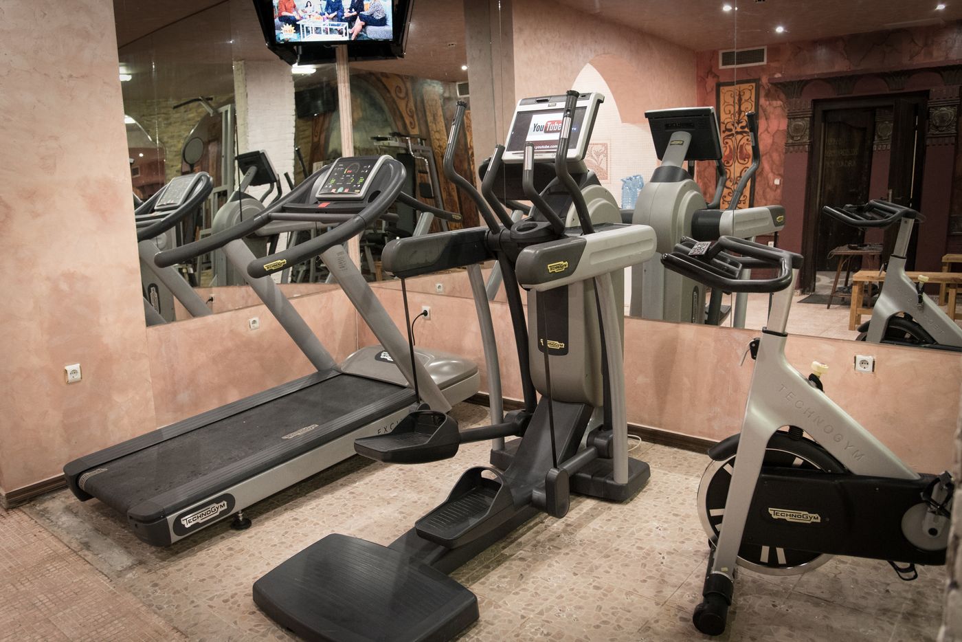 Imperial-Palace-Sports-and-Entertainment-65