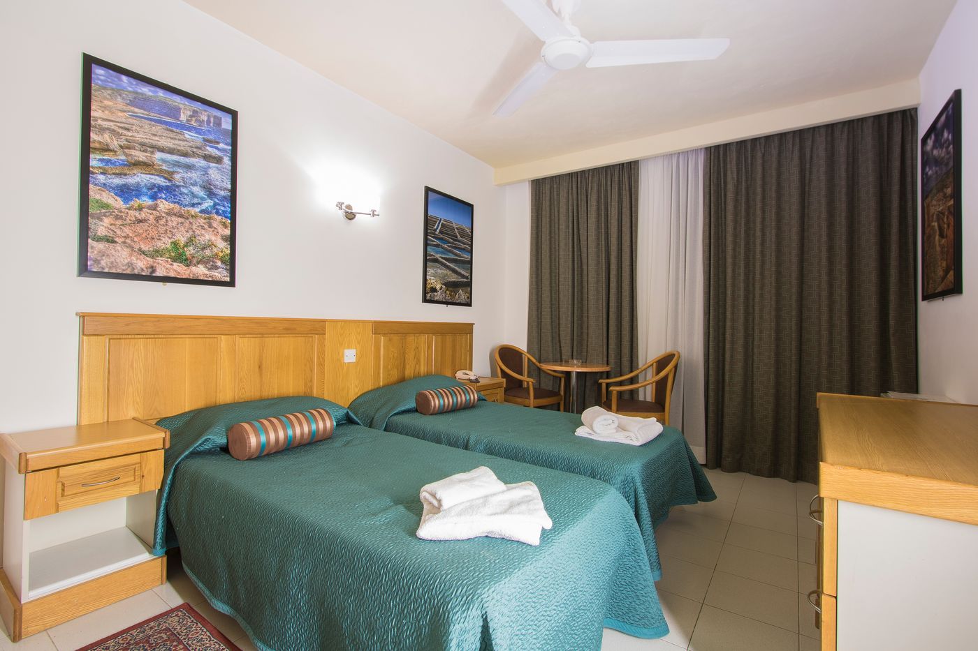 Canifor-Hotel-Room-9