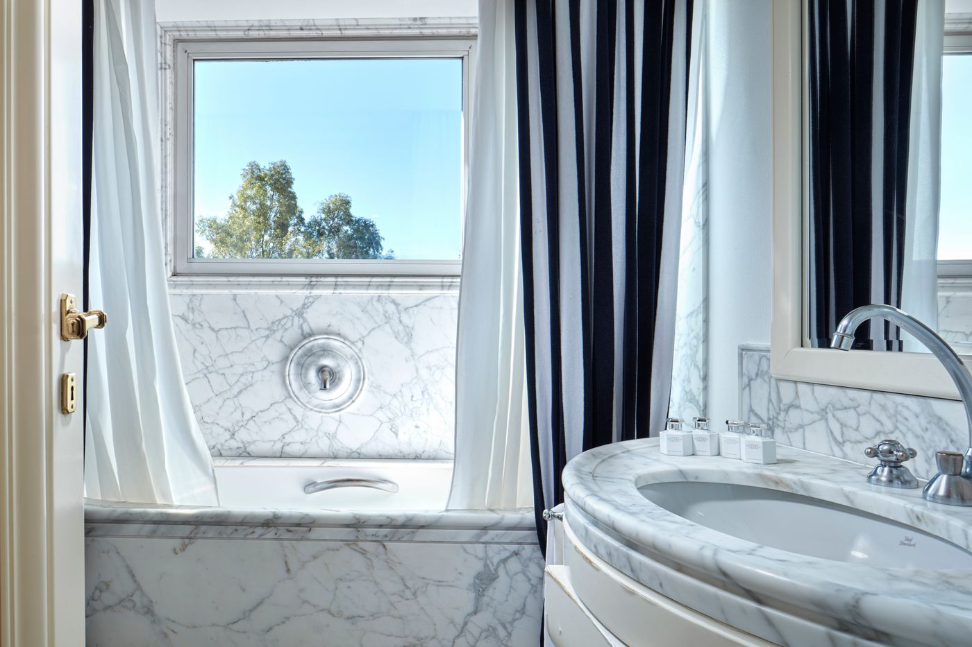 Hotel-Lord-Byron-Small-Luxury-Hotels-of-the-World-Room-28