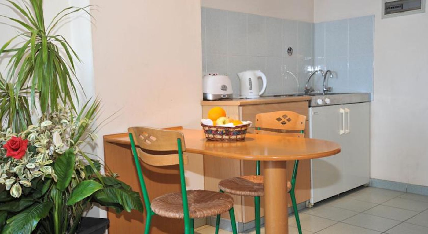 Pier Beach Hotel Apartments