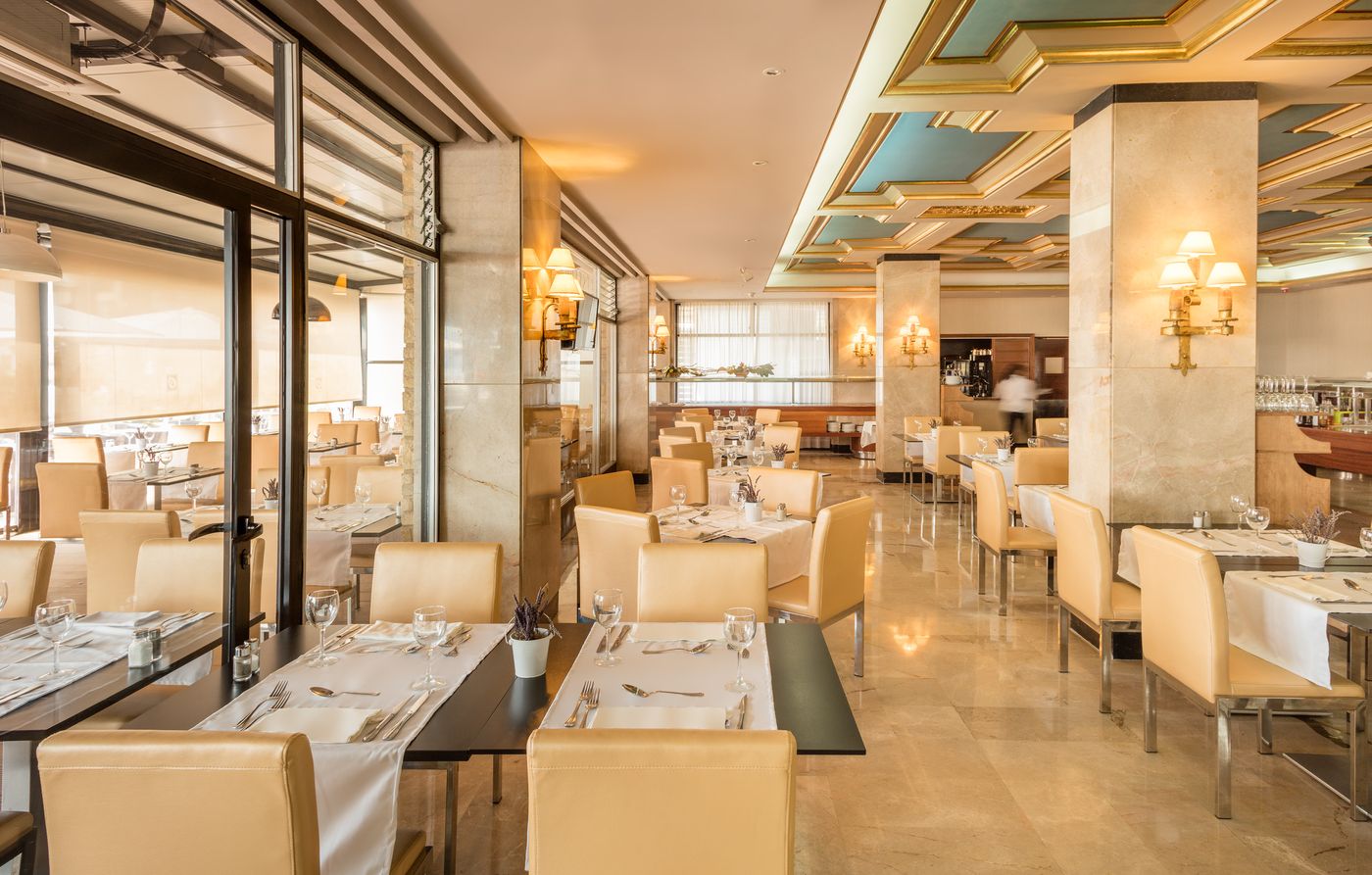 Gran-Hotel-Delfin-Bar-35