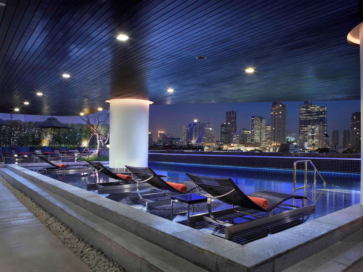 Pullman-Bangkok-Hotel-G-Pool-61