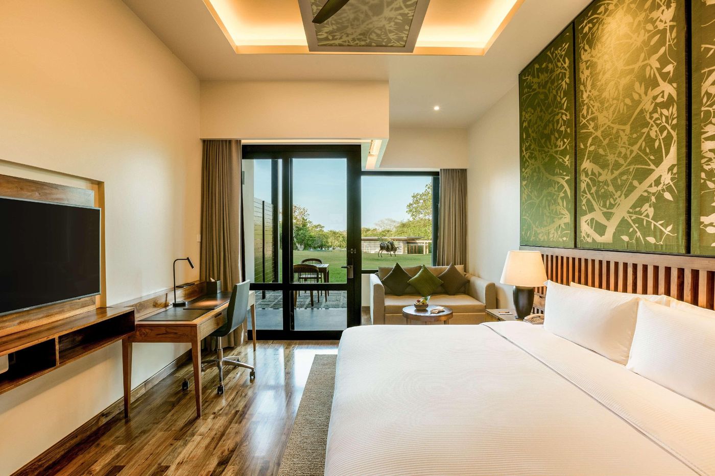 DoubleTree-by-Hilton-Weerawila-Rajawarna-Resort-Room-24