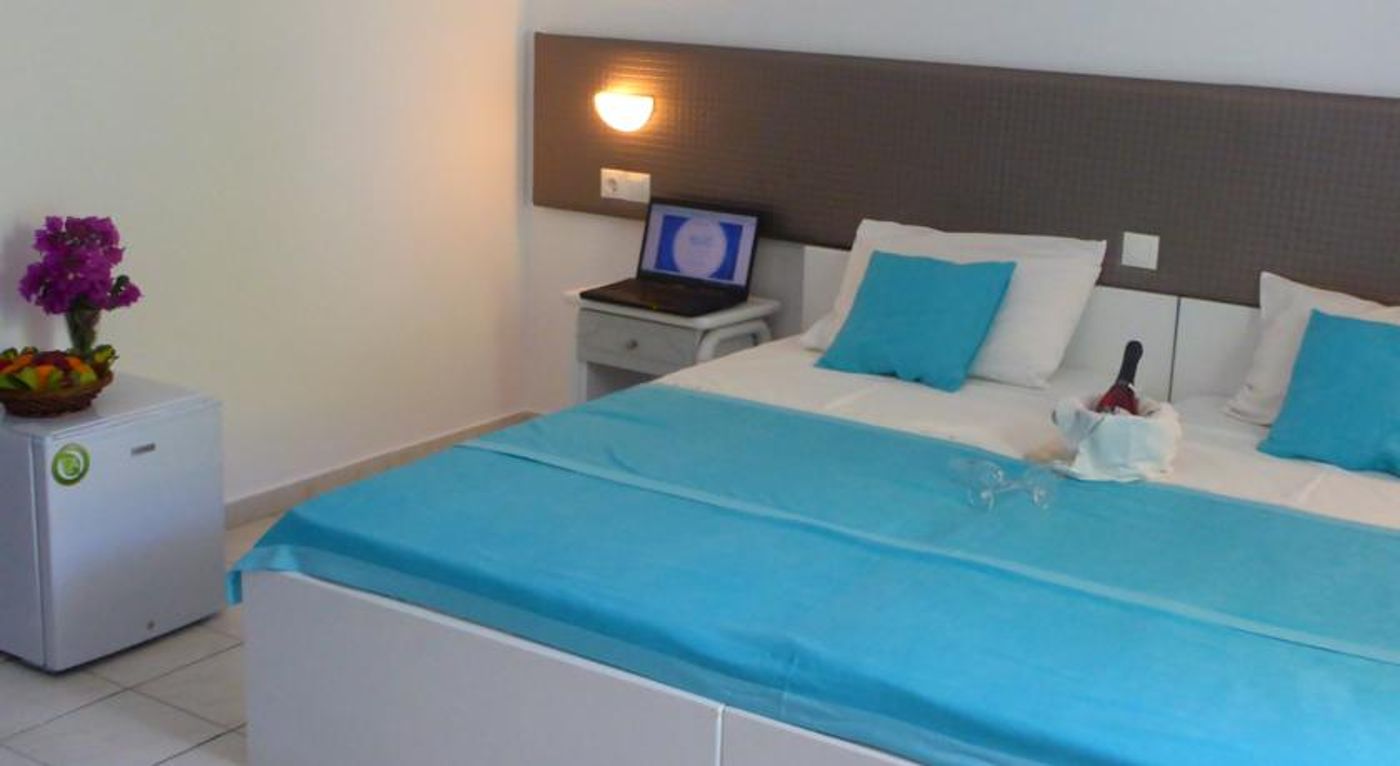 Blue-nest-kos-Room-21