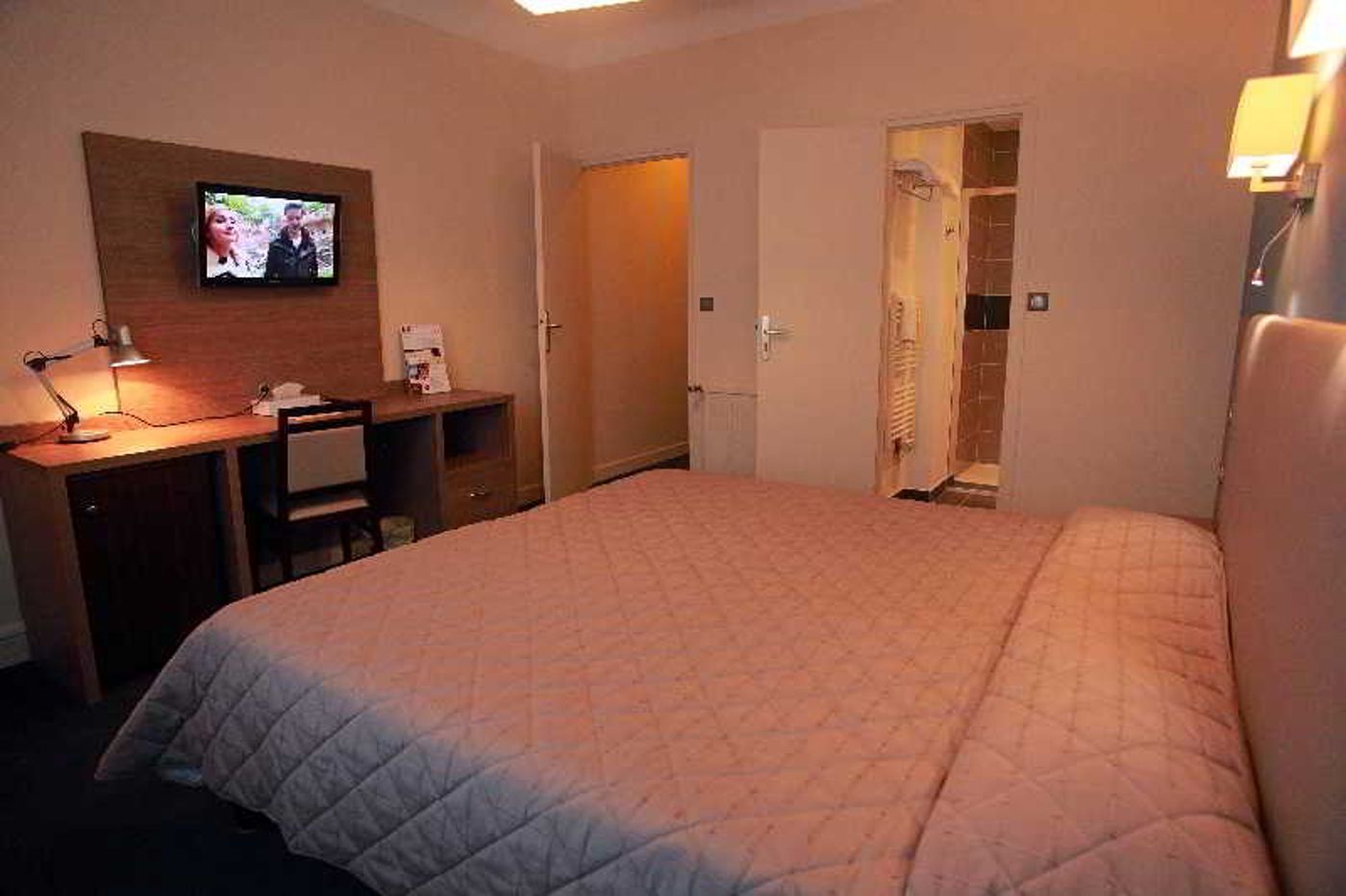 INTER-HOTEL MPL Ouest Hôtellerie de Balajan - France - VIC LA GARDIOLE - Room - 8