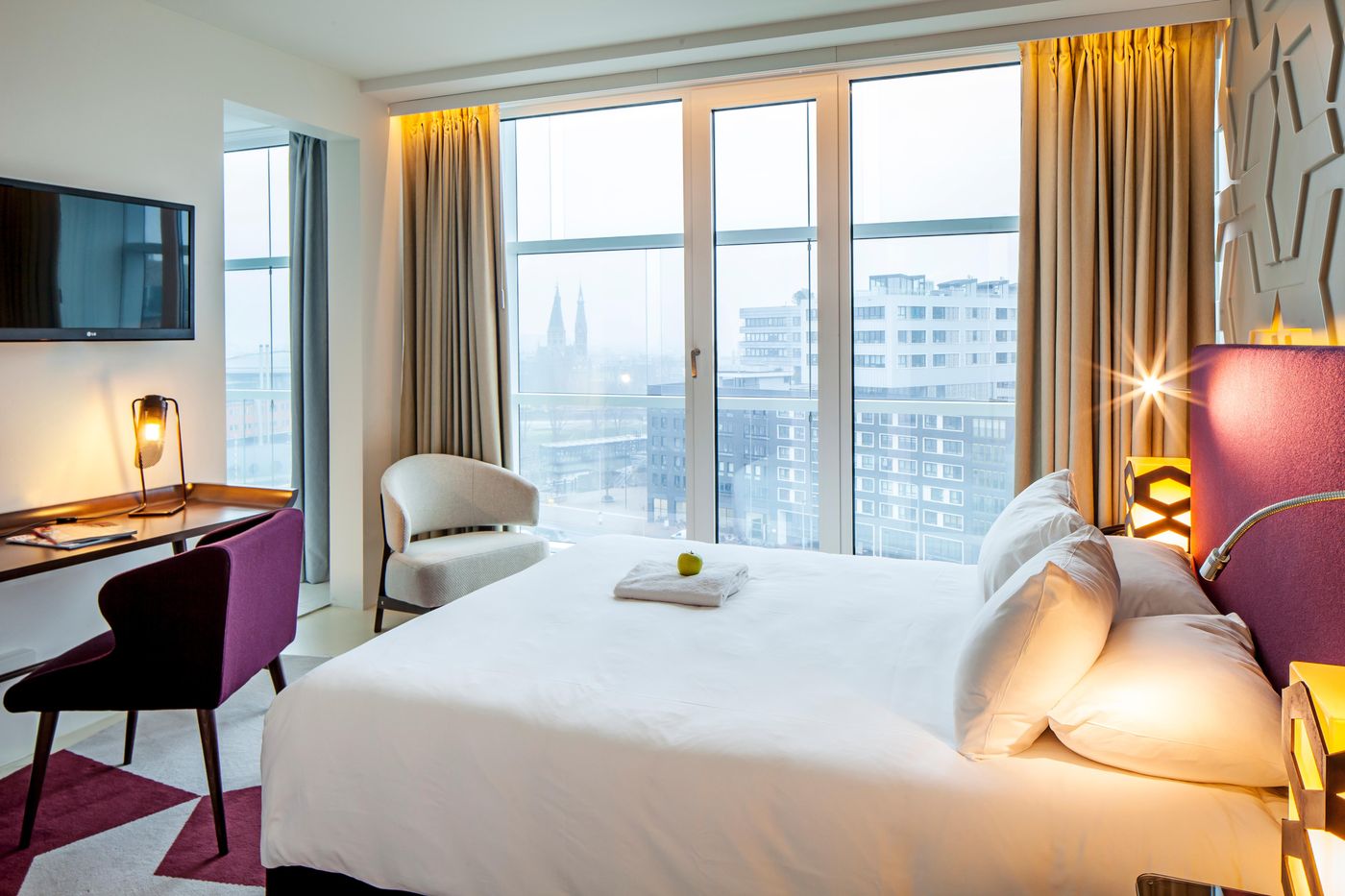 Room-Mate-Aitana-Room-36