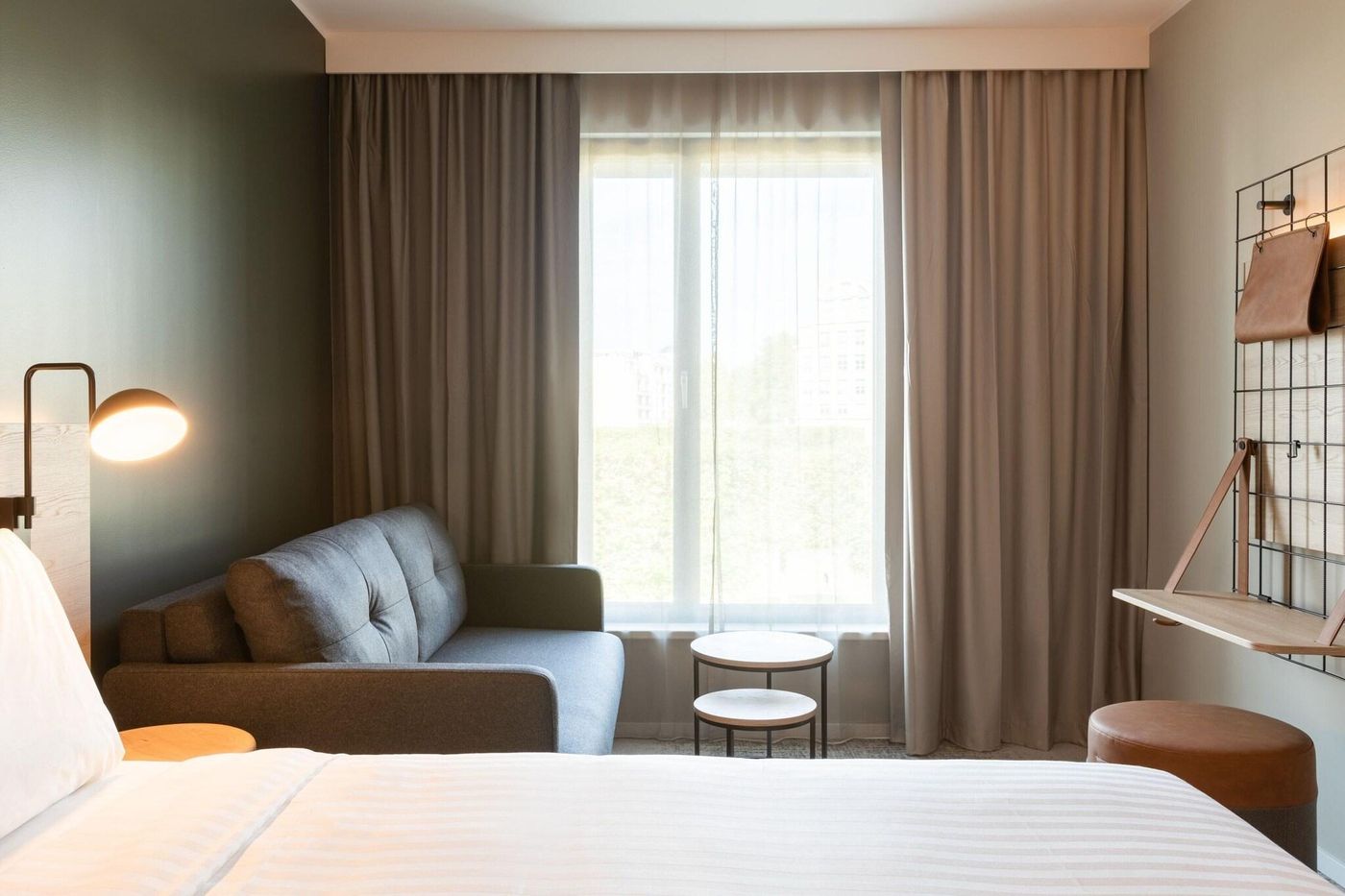 Moxy-Paris-Val-D-Europe-Room-28