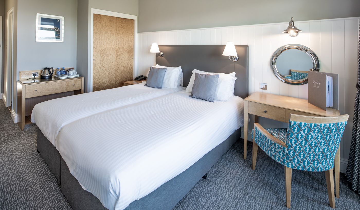 Cristina-United Kingdom-ST AUBIN-Room-7