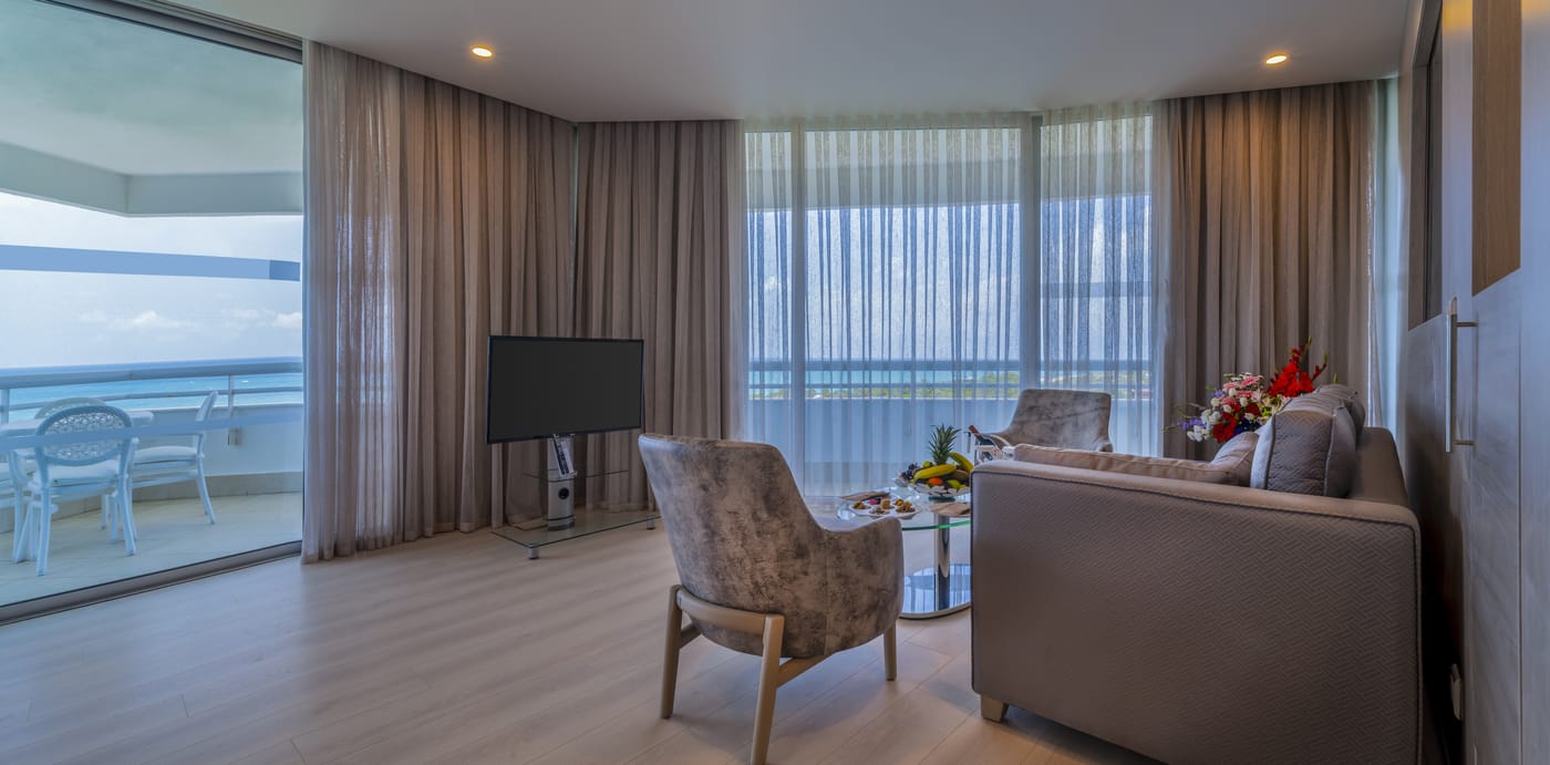 Concorde-De-Luxe-Resort-Room-33