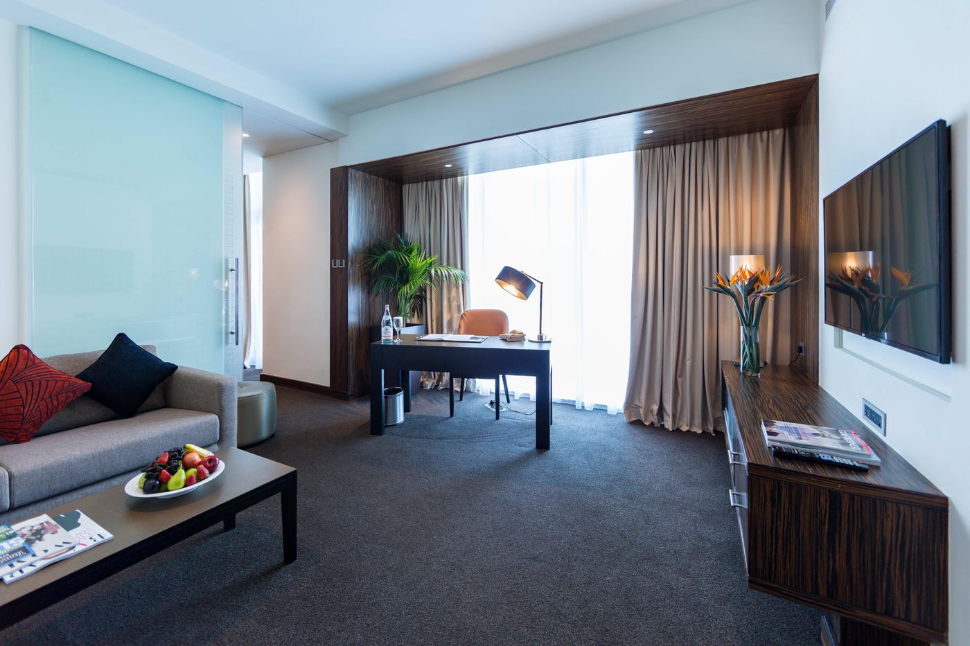 Bonnington-Jumeirah-Lakes-Towers-Room-25