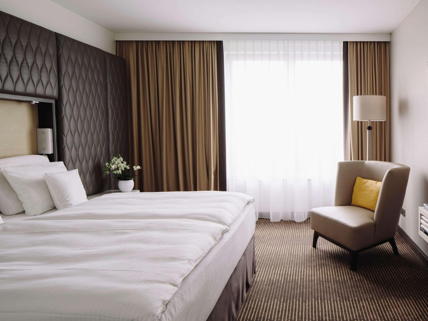 Pullman-Berlin-Schweizerhof-Room-28