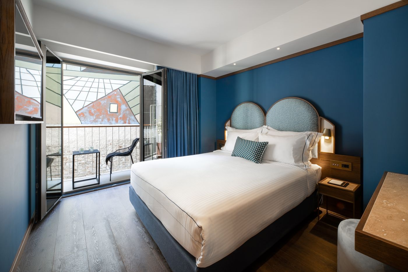 Mitsis N'u Piraeus Port