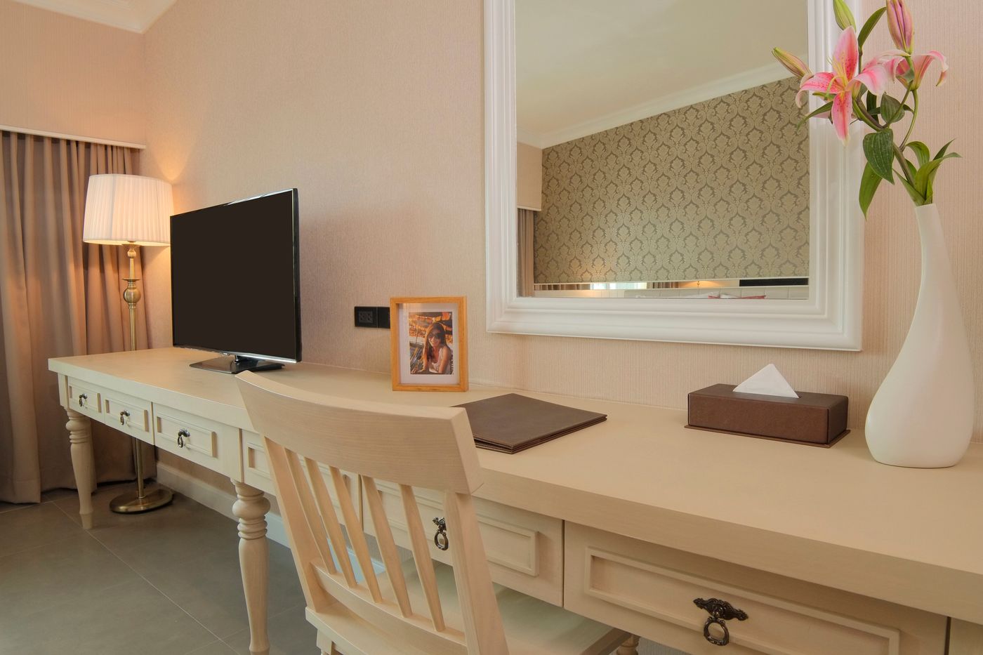 The-Raya-Surawong-Bangkok-Room-4