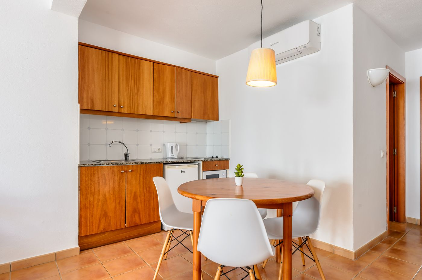 17.11.25 Vacances Menorca Blanc Cottage