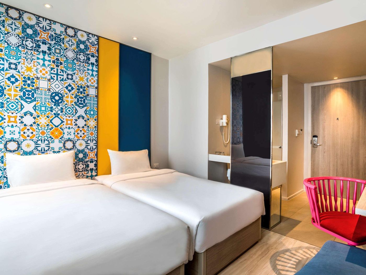 ibis-Styles-Phuket-City-Room-10
