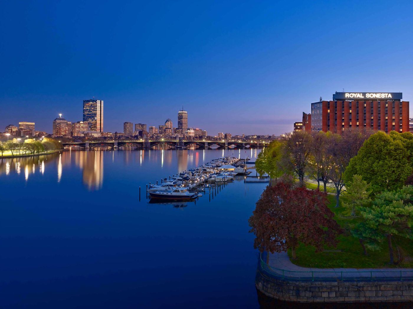 The-Royal-Sonesta-Boston-General-view-3