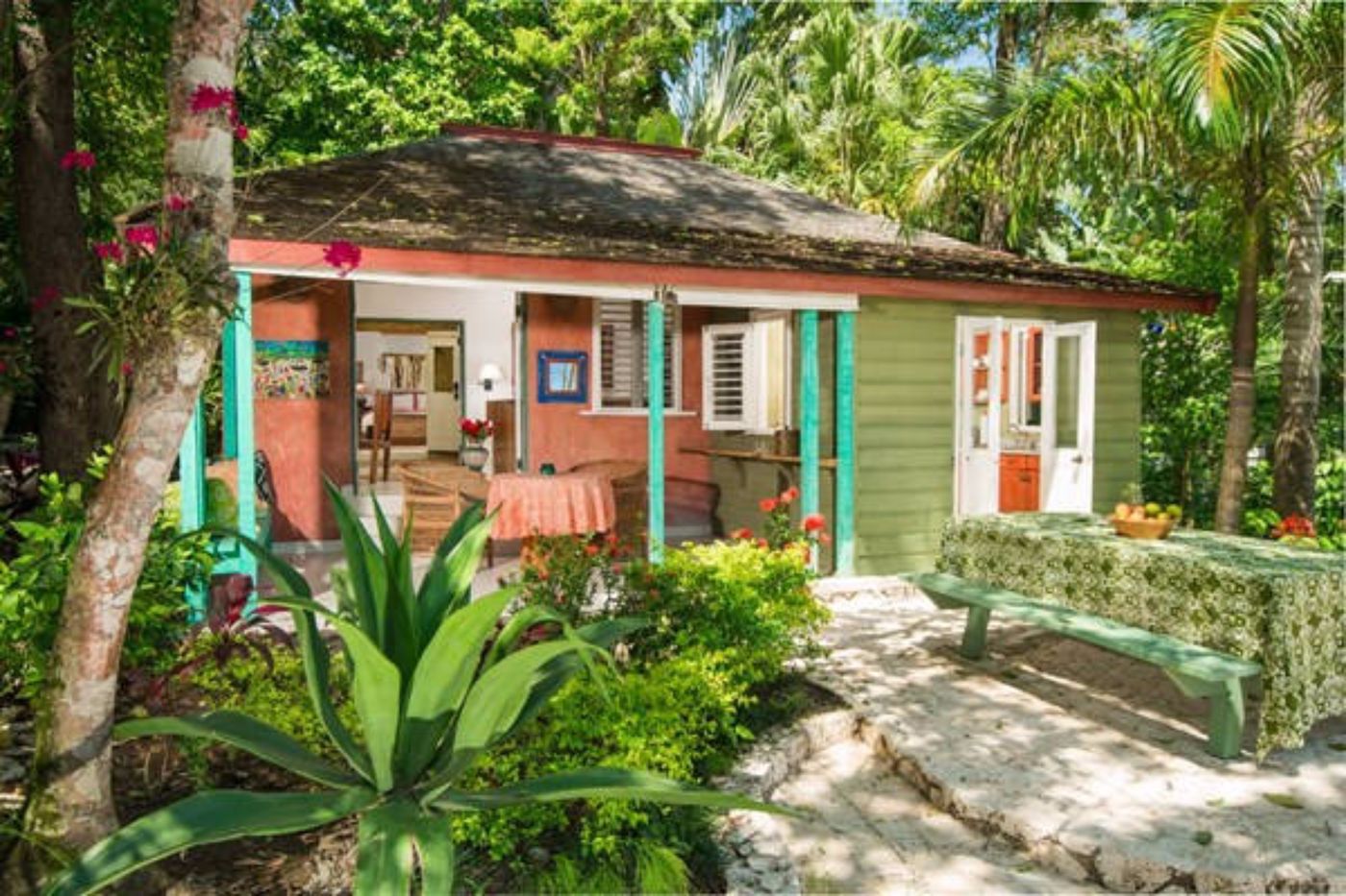 GoldenEye-Resort---Spa-Room-31