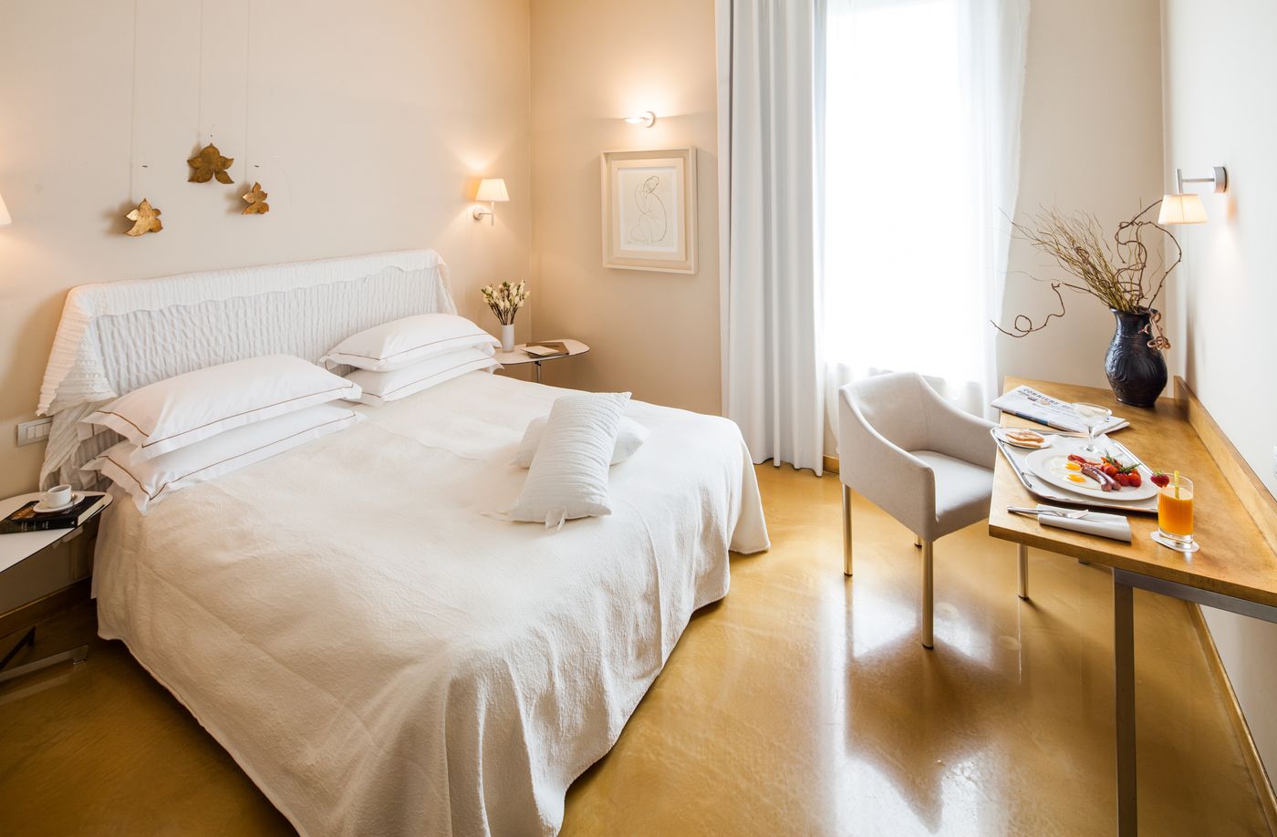 Cosmo-Hotel-Palace-Room-2