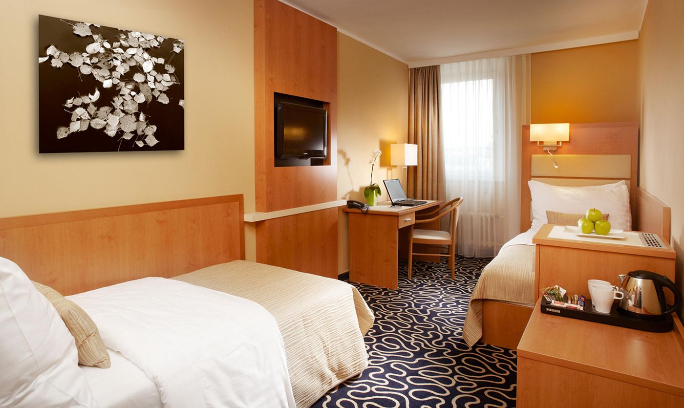 Orea-Hotel-Pyramida-Room-10