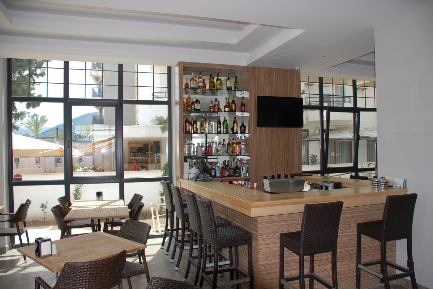 Begonville-Beach-Hotel-Bar-15