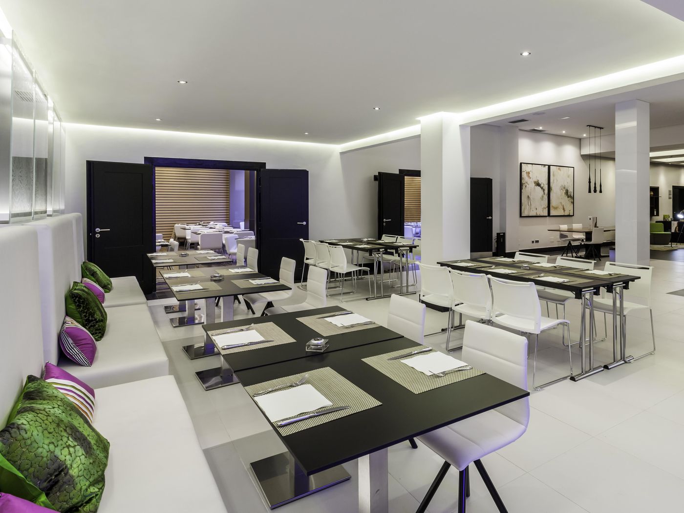 Ilunion-Suites-Madrid-----General-view-14