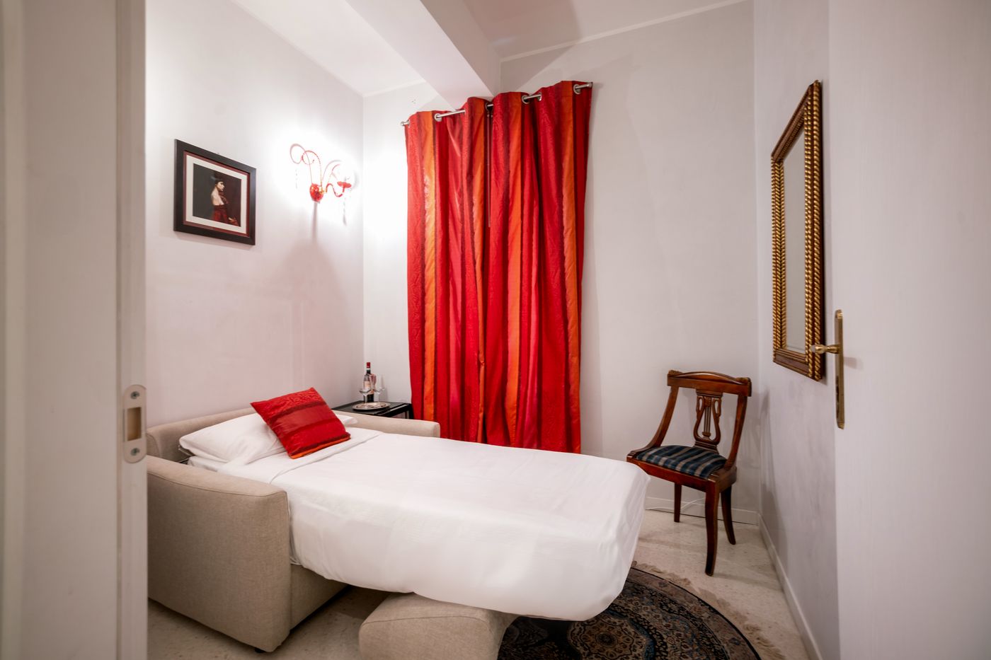 Palazzo-San-Luca-Room-32