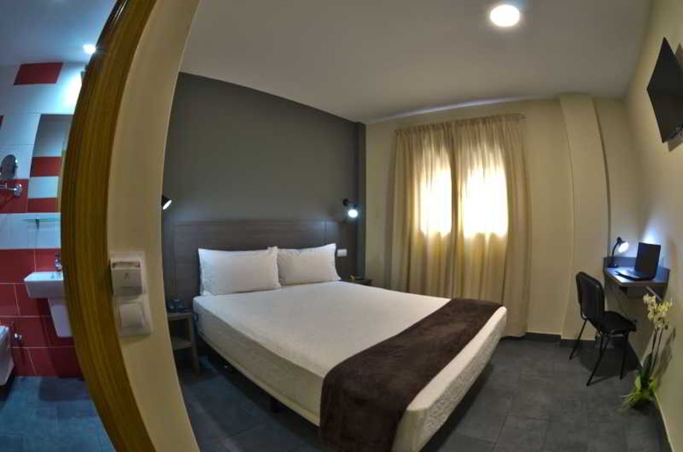 Hotel-Puerto-Canteras-Room-9