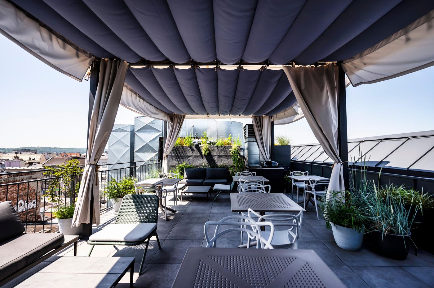 Hotel-Indigo-Krakow-Old-Town-Bar-56