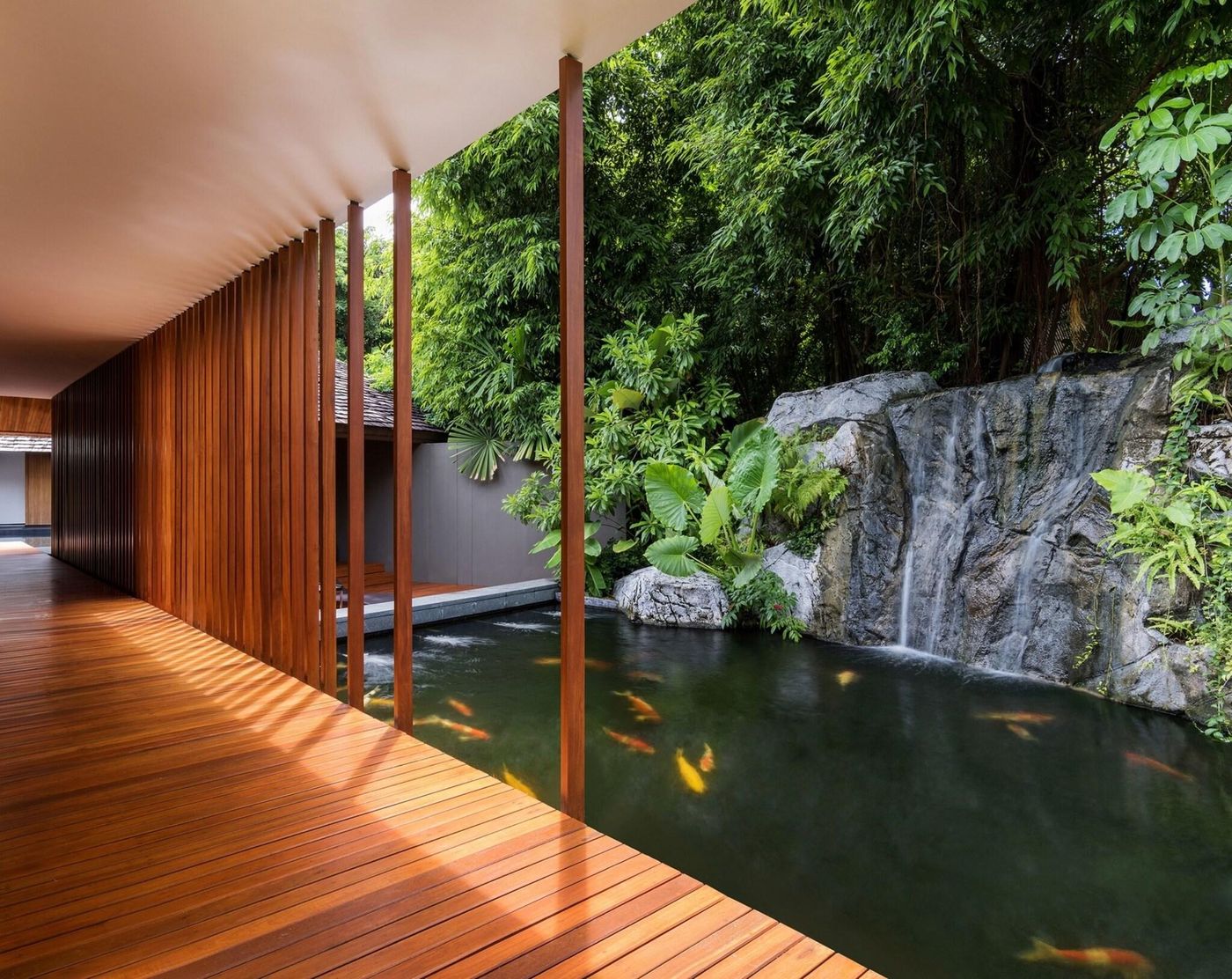 Renaissance-Phuket-Resort---Spa-Sports-and-Entertainment-78