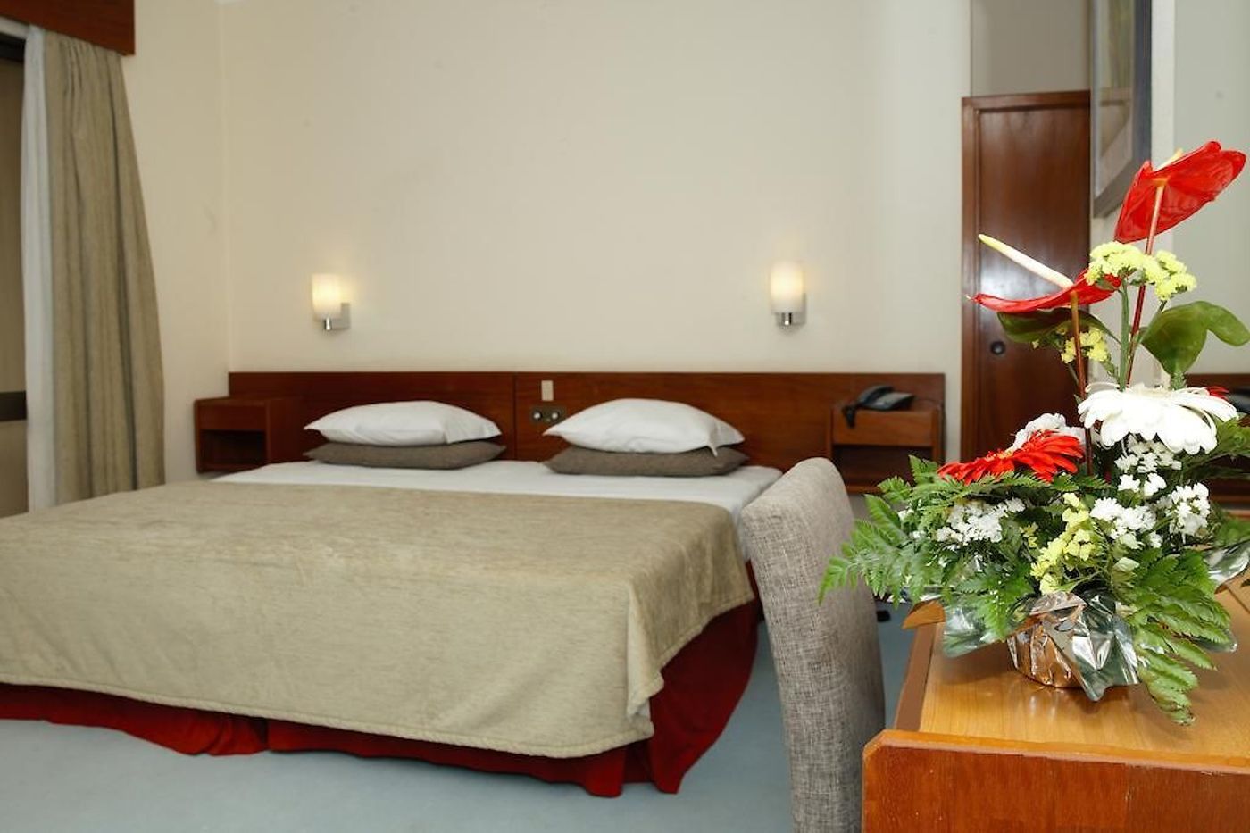 Flag-Hotel-Madeira---Ribeira-Brava-Room-8