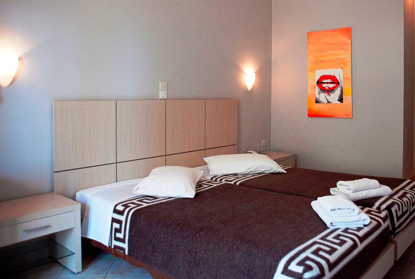 Virginia-Hotel-Room-14