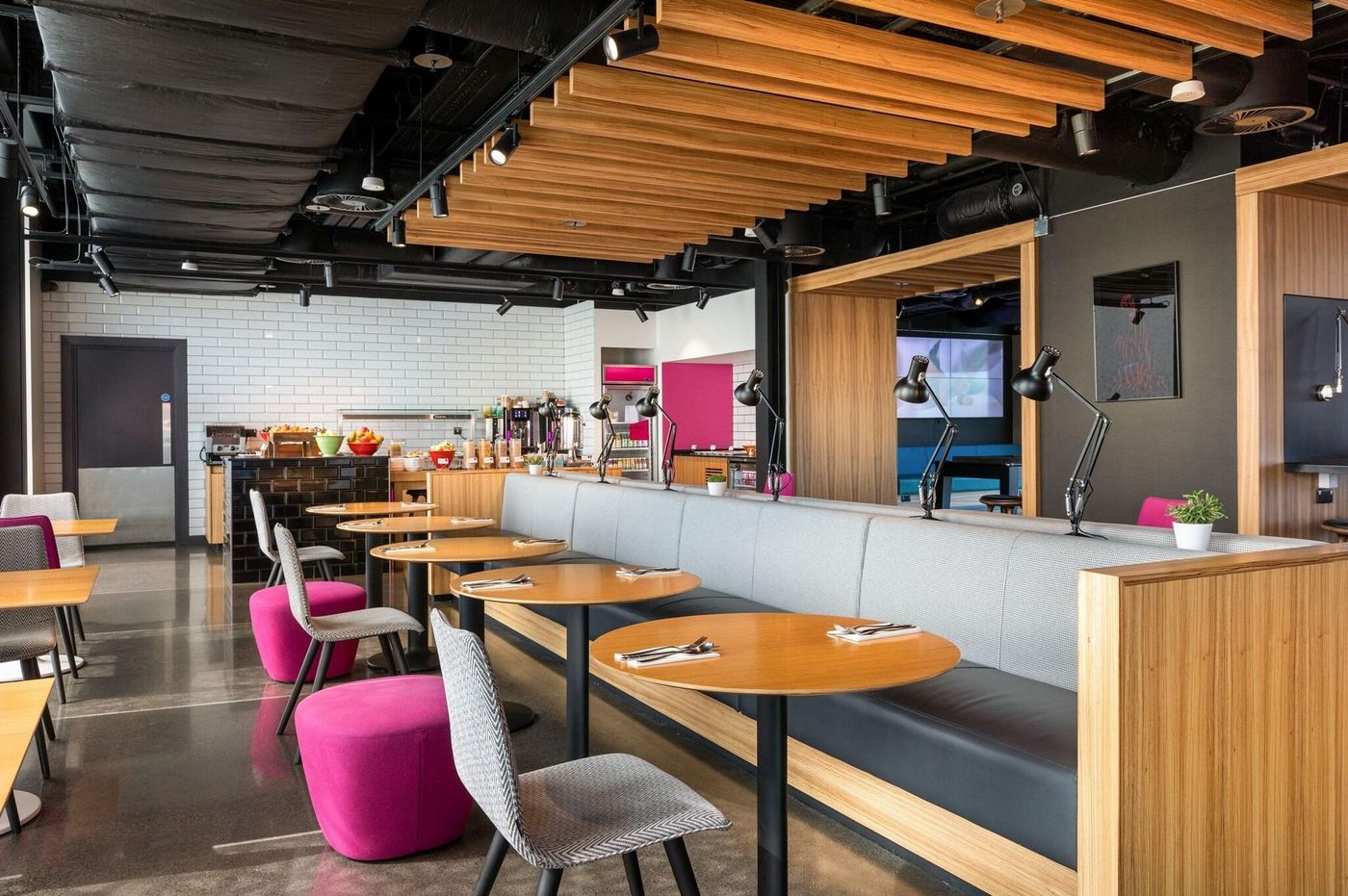 Aloft-Dublin-City-Restaurant-13
