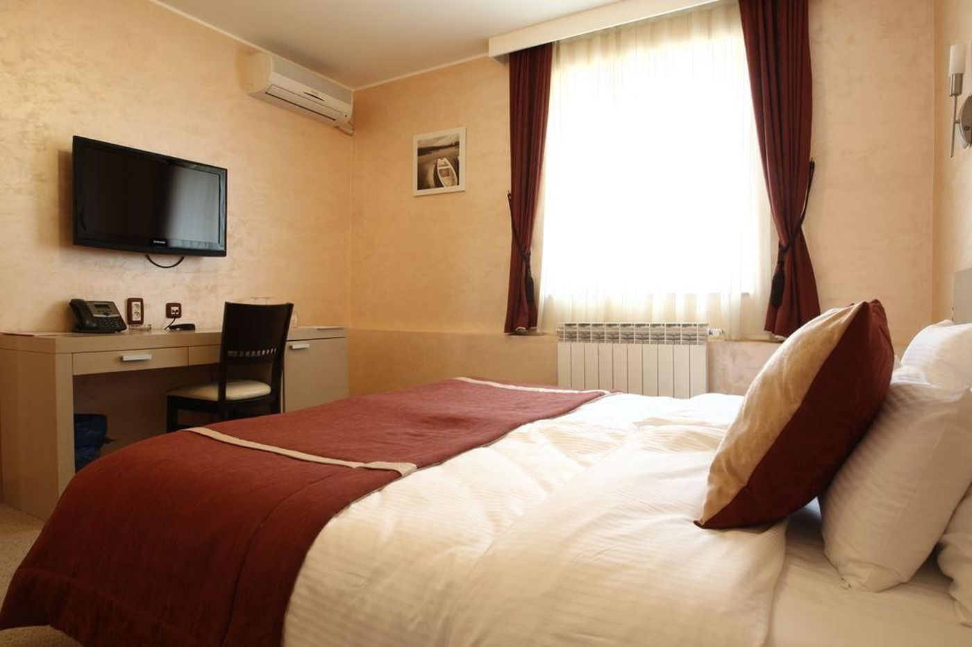 Euro Garni Hotel-Serbia-BELGRAD -General view-7