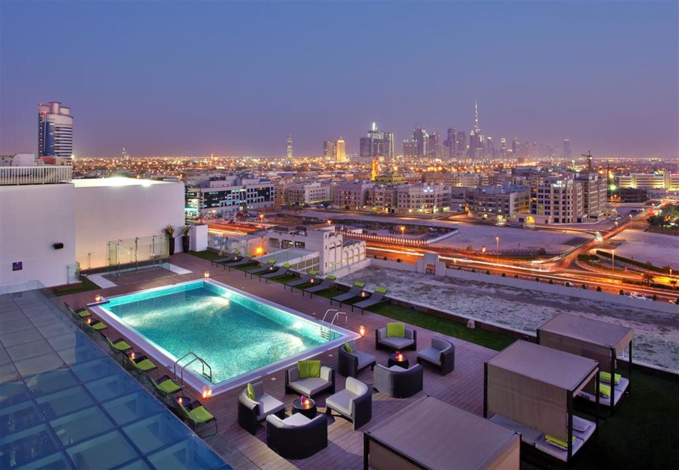 The-Canvas-Dubai--McGallery-by-Sofitel--Melia-Dubai--Pool-7