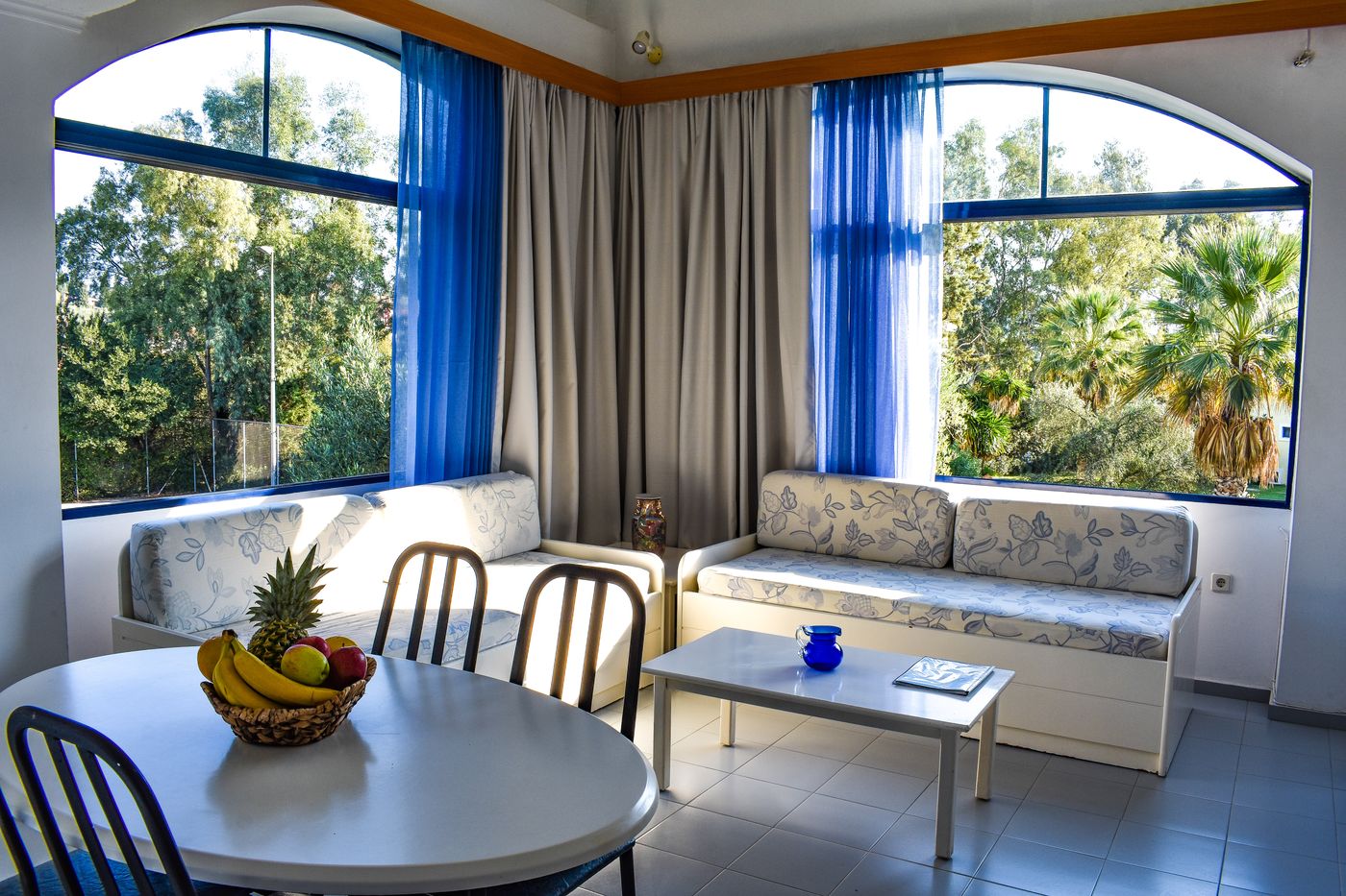 Govino-Bay-Apartments-Room-27