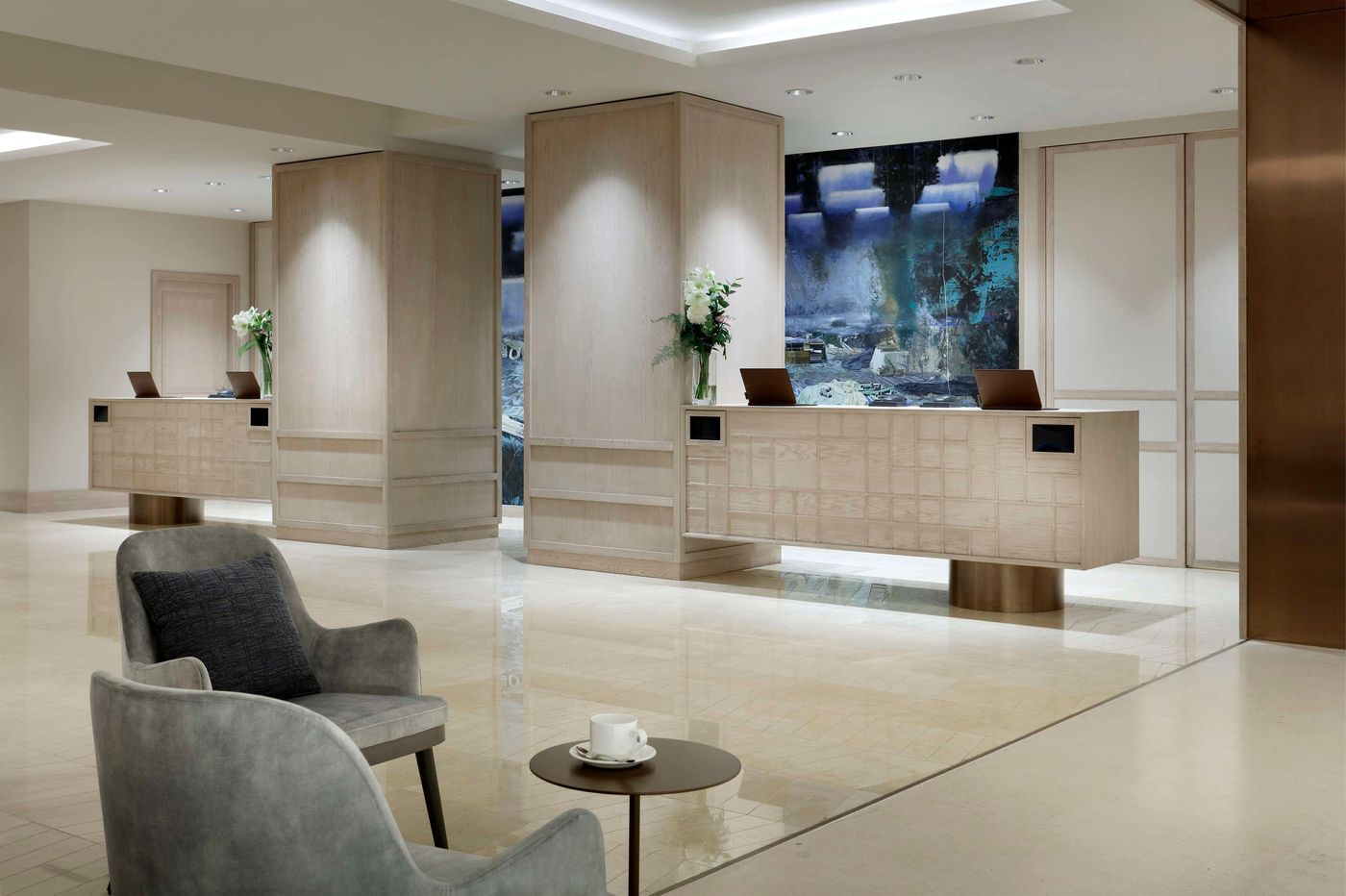 Hyatt-Regency-Hesperia-Madrid-Lobby-16