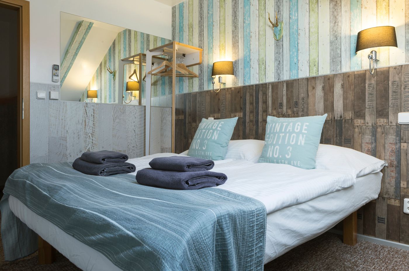 Royal-Court-Hotel-Room-15