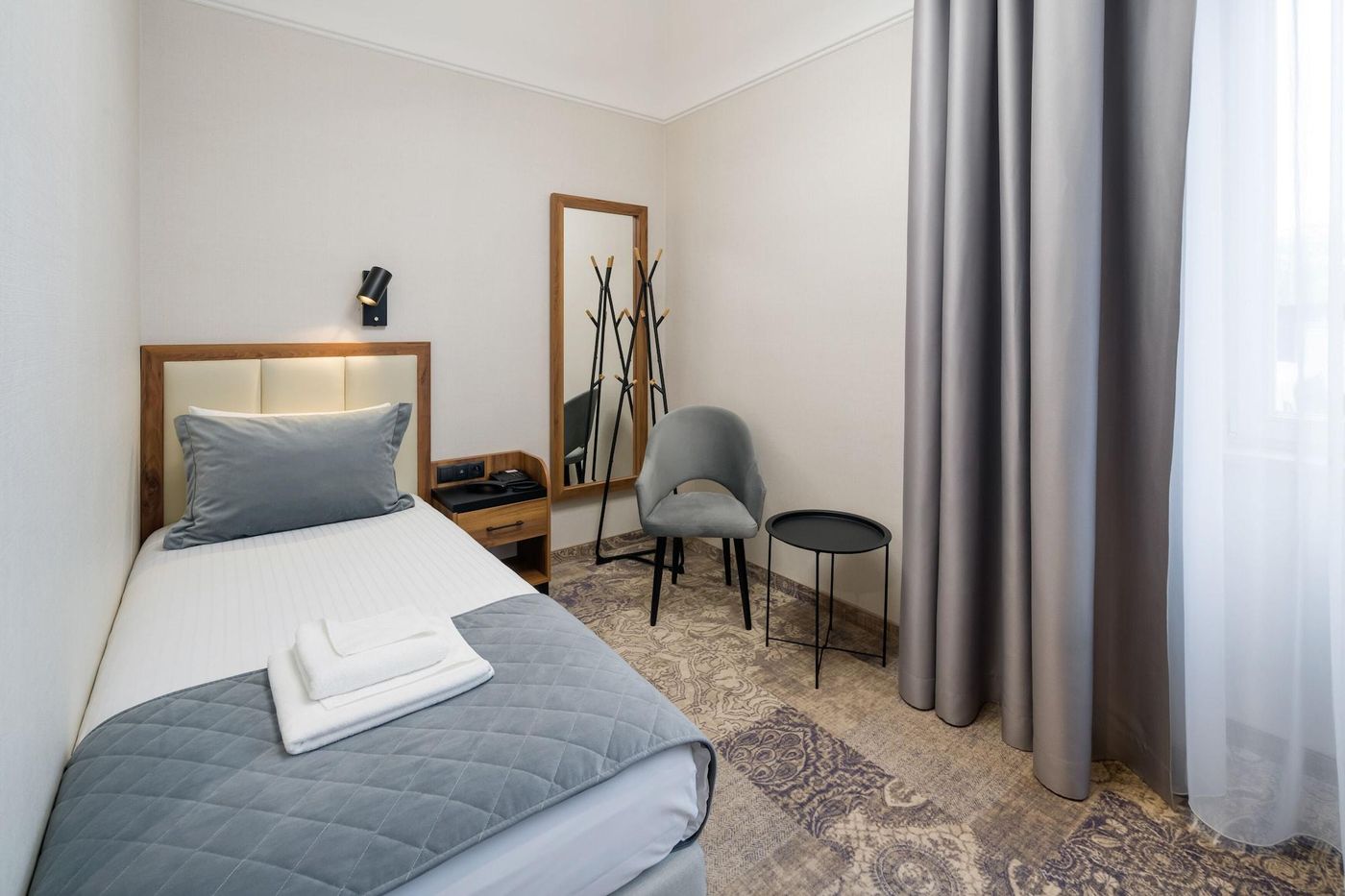 Sky-Hotel-Krakow-Room-18