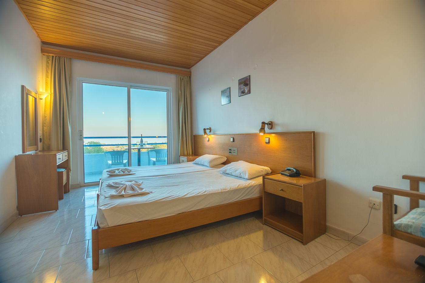 Rodos-Blue-Room-8