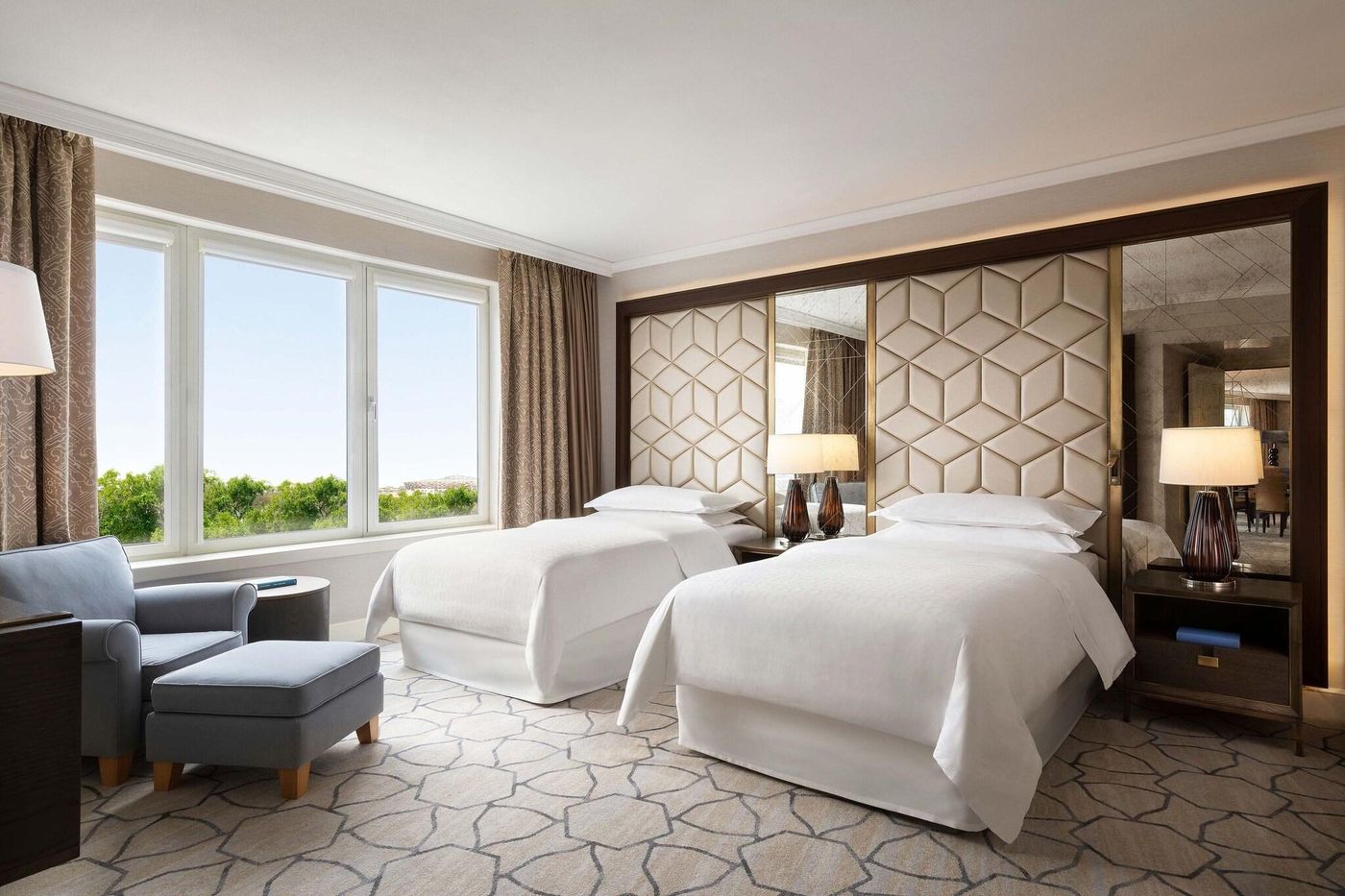 Sheraton-Warsaw-Hotel-Room-36