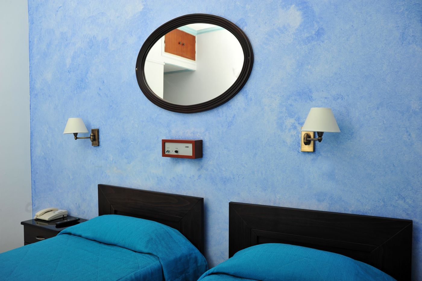 Astoria-Hotel-Room-8